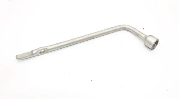 Toyota Prius (XW50) Wheel nut wrench 