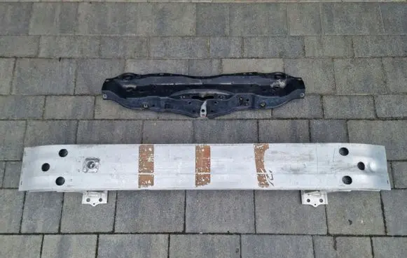 Lexus LS 460 - 600H Quarter panel pressure vent 