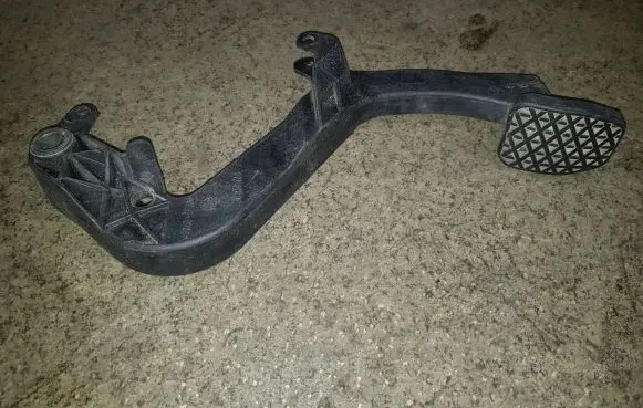 BMW 3 E36 Brake pedal 1158659