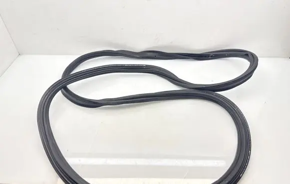 Volkswagen Golf VIII Trunk rubber seal (body) 5H6827705B