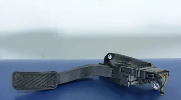 Ford Fiesta Accelerator throttle pedal 8V21-9F836-AB