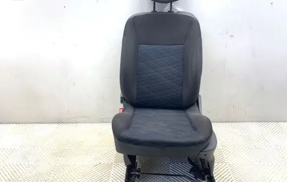 Renault Clio III Front driver seat 