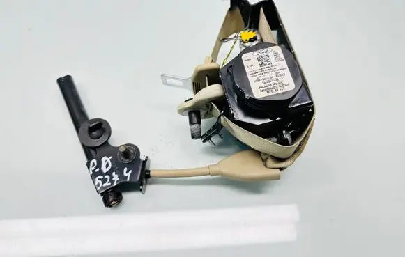 Ford Fusion II Front seatbelt Dg9354612d64 1022870U532