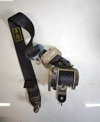 Rear seatbelt