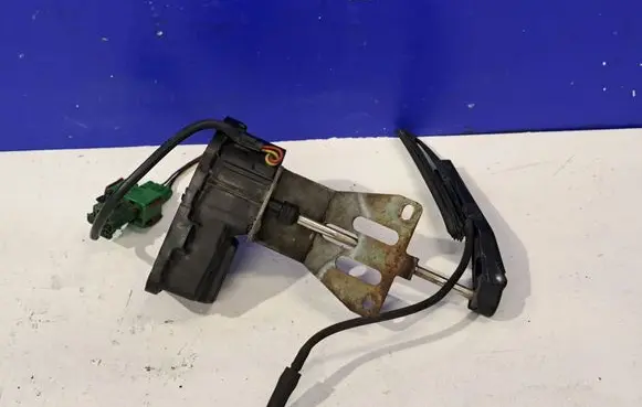 Saab 95 - 96 Headlight wiper arm set 0390206948 4560702