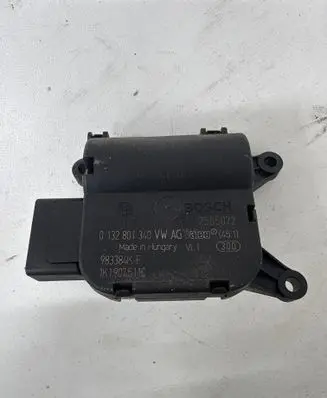 Audi A3 S3 8P Air flap motor/actuator 1K1907511C 0132801340 983384KF