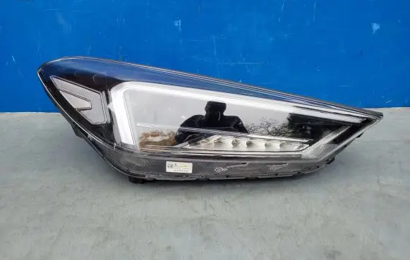 Hyundai Tucson TL Headlight/headlamp 92102D7700