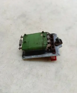 Volkswagen PASSAT B5 Heater blower motor/fan resistor 8D0959263 740245833F
