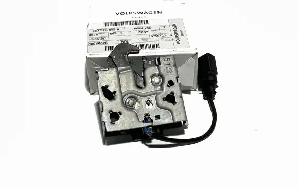 Skoda Octavia Mk4 Engine bonnet/hood lock/catch 5E3823509A 17902