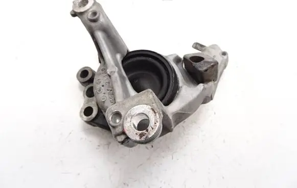 Honda Civic IX Engine mounting bracket