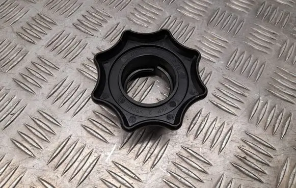 Audi Q3 F3 Spare wheel bolt 
