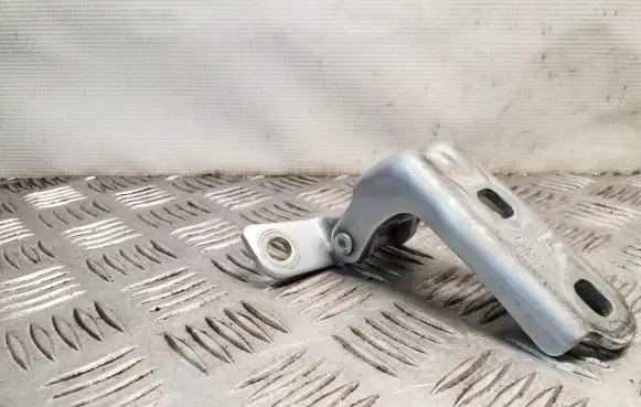 Opel Mokka Rear door lower hinge