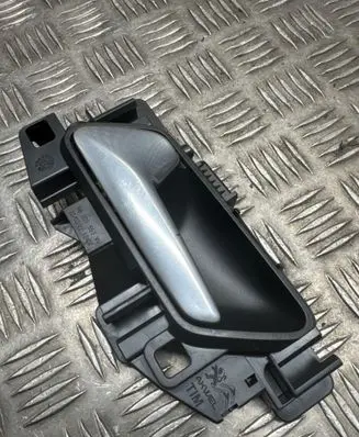 Opel Grandland X Front door interior handle 98201553 2702221202