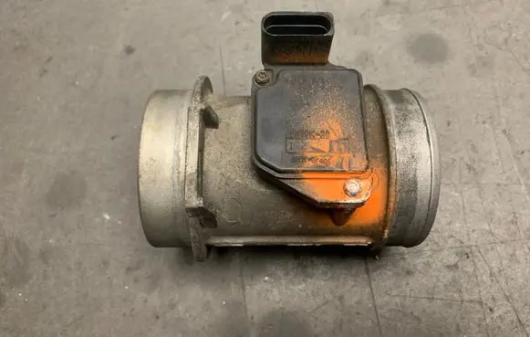 Audi A6 S6 C5 4B Mass air flow meter 059906461D AFH70M28
