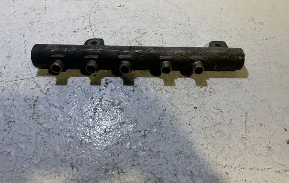 Opel Vectra C Fuel main line pipe 0445214095