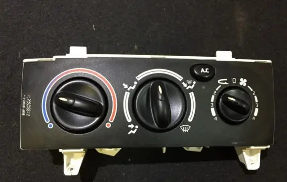 Renault Megane I Climate control unit 662369c