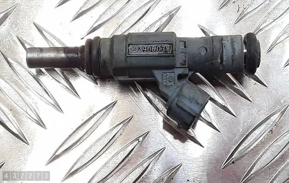 Audi TT TTS Mk2 Fuel injector 0280157012 022906031J