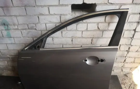 Jaguar XF X250 Front door 8X23F20125AB C2Z2061
