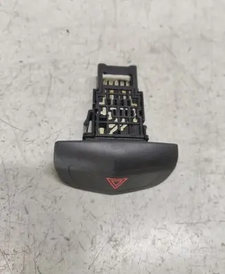 Nissan Primera Hazard light switch