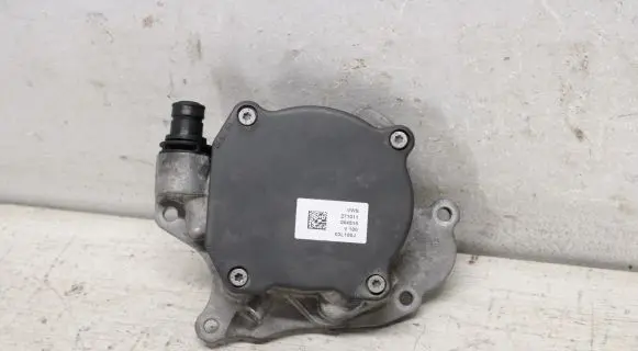 Volkswagen PASSAT B7 Vacuum pump 03L100J 03L145112