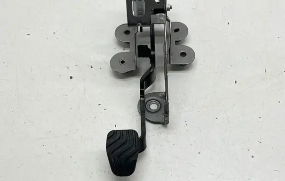 Renault Megane IV Brake pedal 465013420R 09636115