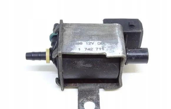BMW 5 E39 Turbo solenoid valve 1742711