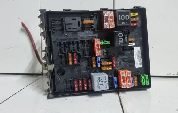 Skoda Octavia Mk2 (1Z) Fuse module 1K0937124P 014189861