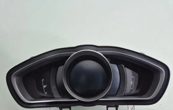 Volvo V40 Speedometer (instrument cluster) 31376803