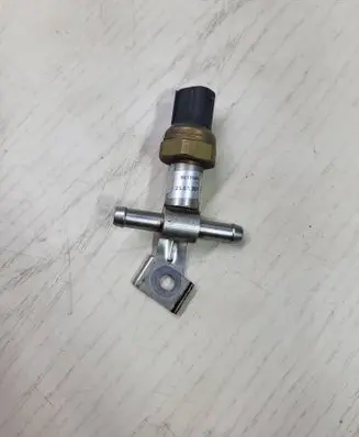 Mercedes-Benz B W246 W242 Fuel pressure sensor A0045421618