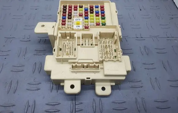 KIA Sportage Fuse module 91950D9540 91950D954013