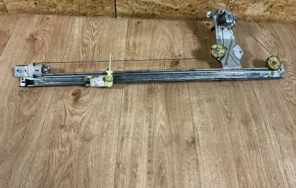 Renault Trafic II (X83) Front door manual window regulator 7700311818 91165695