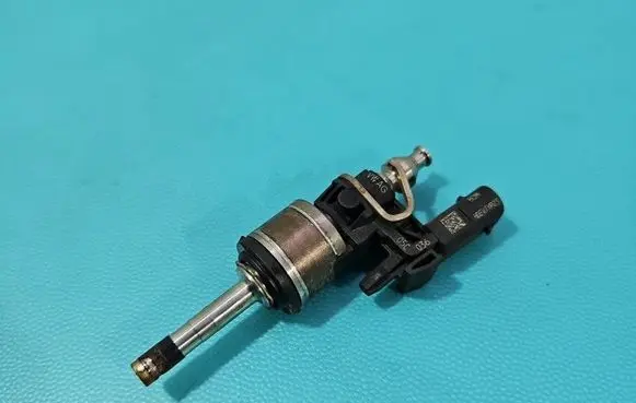 Skoda Scala Fuel injector 0261500443 IMPRK1539340