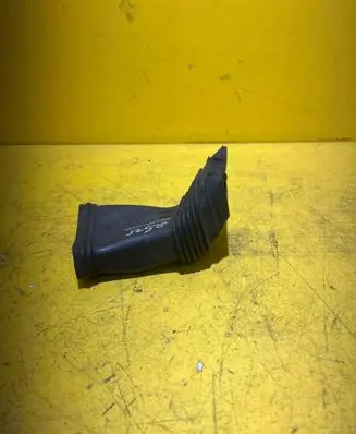 Ford Focus Air intake duct part 7M519E635