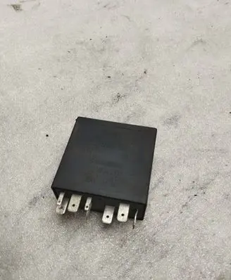 Volkswagen PASSAT B5 Other relay 4B0955531A 72WA401