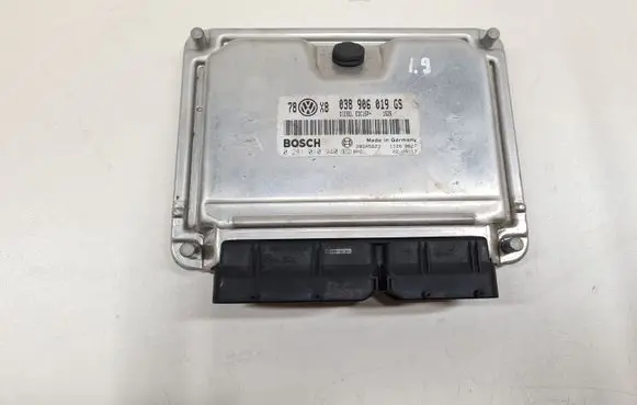 Volkswagen PASSAT B5.5 Engine control unit/module 038906019GS 0281010940