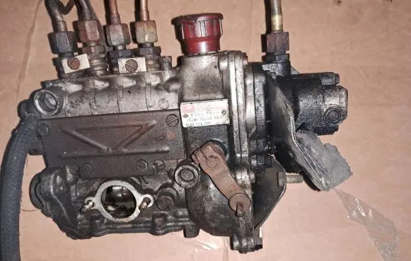 Mercedes-Benz COMPAKT W115 Fuel injection high pressure pump 0400114059