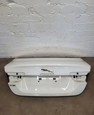 Jaguar XE Tailgate/trunk/boot lid