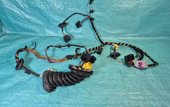 Skoda Octavia Mk2 (1Z) Front door wiring loom 1Z0120FQ