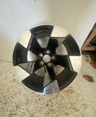 Volvo EX30 R19 alloy rim 