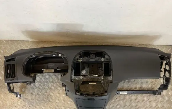 Hyundai i30 Dashboard 0905220826 845302R000 0905222035