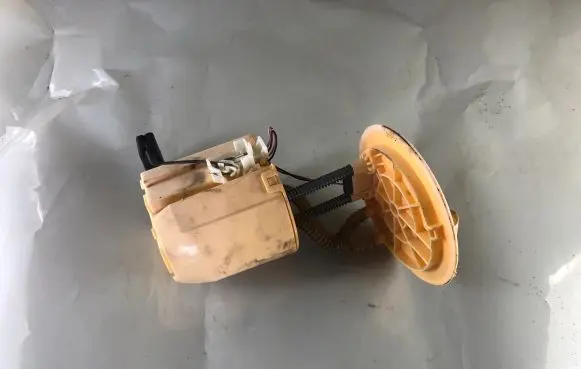 Toyota Auris 150 Fuel level sensor 