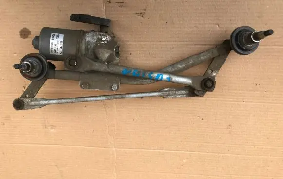 Ford Fusion Front wiper linkage and motor 2S6T17B571AC