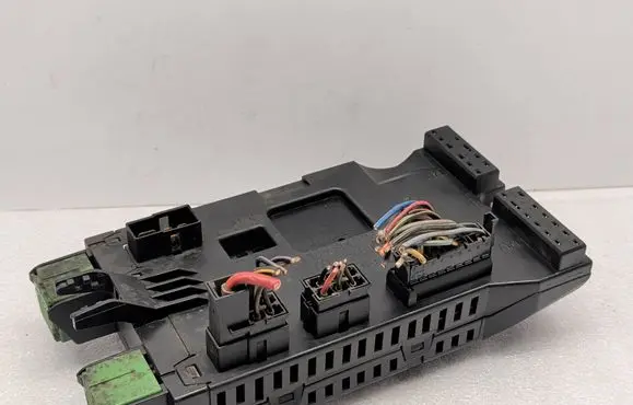 Volkswagen II LT Fuse module 0005400650 08501002