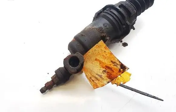 Clutch master cylinder