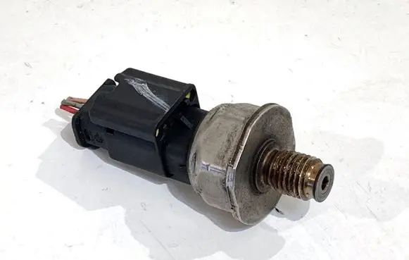 Citroen C5 Fuel pressure sensor 