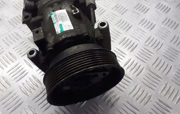 Renault Clio III Air conditioning (A/C) compressor (pump) 8200578856
