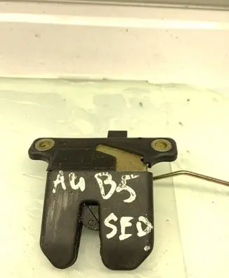 Audi A4 S4 B5 8D Tailgate exterior lock 8D5827505