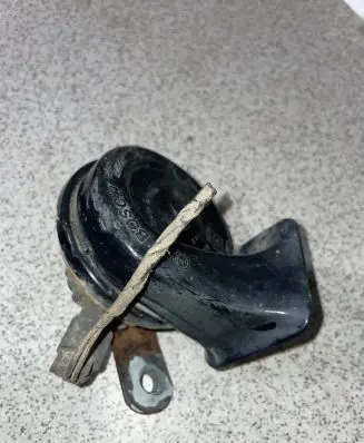 BMW 5 E39 Horn signal 703881157