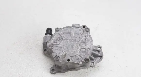 Volkswagen Tiguan Vacuum pump 03L145100F