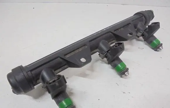 Skoda Fabia Mk1 (6Y) Fuel injector 03E906031